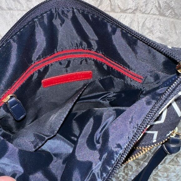 TOMMY Hilfiger Red-White-Blue canvas star crossbody NWT - Picture 3 of 8